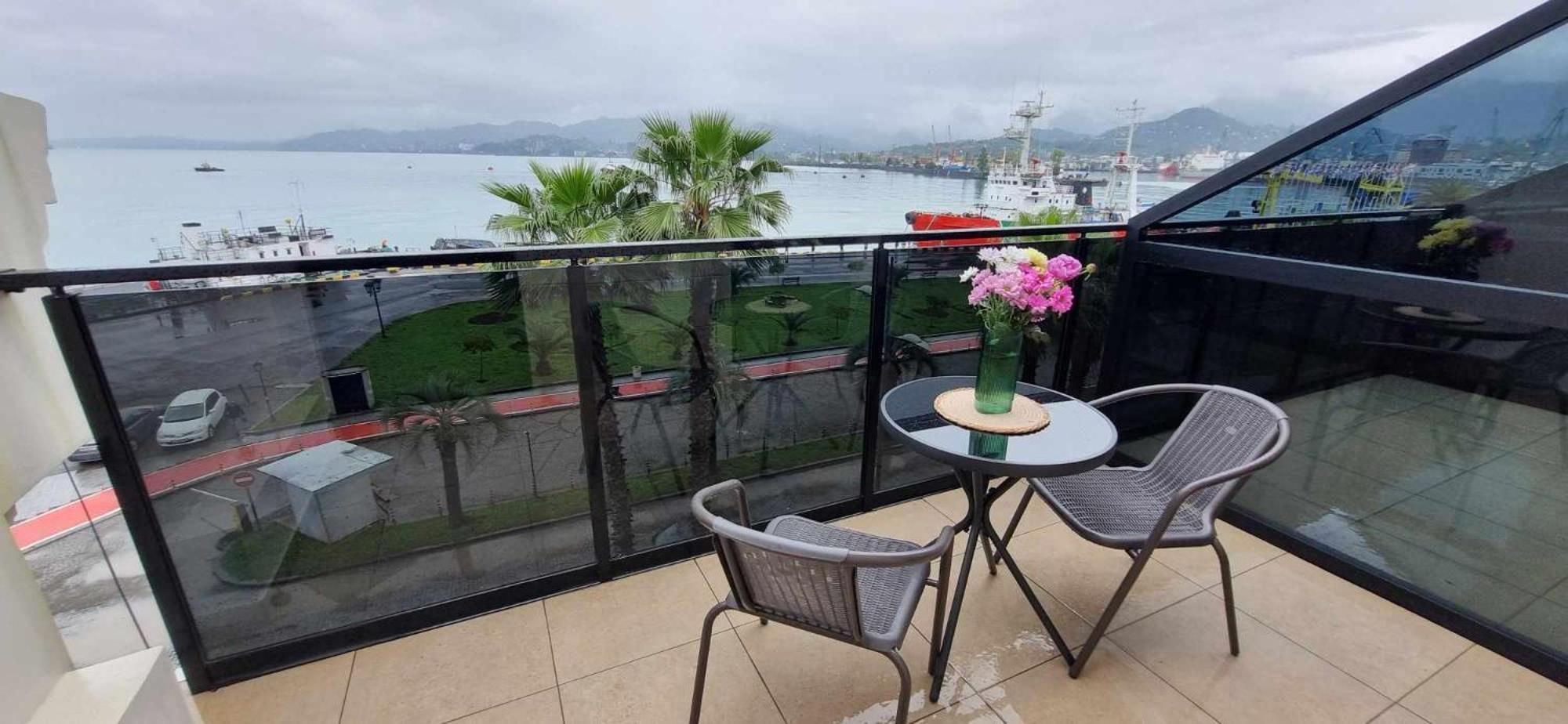 Emerald Hotel Batumi Exterior photo